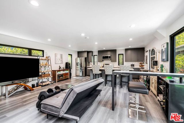 223 N St Andrews Place, Los Angeles, CA 90004