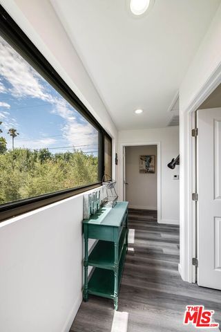 223 N St Andrews Place, Los Angeles, CA 90004