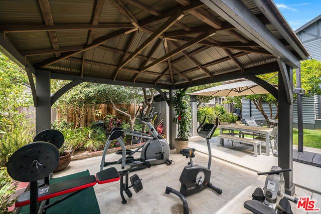 223 N St Andrews Place, Los Angeles, CA 90004