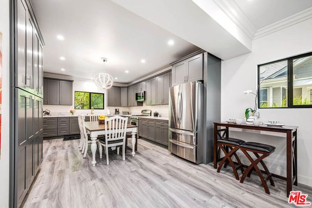 223 N St Andrews Place, Los Angeles, CA 90004