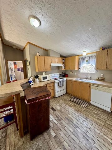 204 County Road 906, Etowah, TN 37331