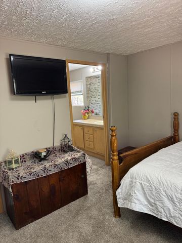 204 County Road 906, Etowah, TN 37331
