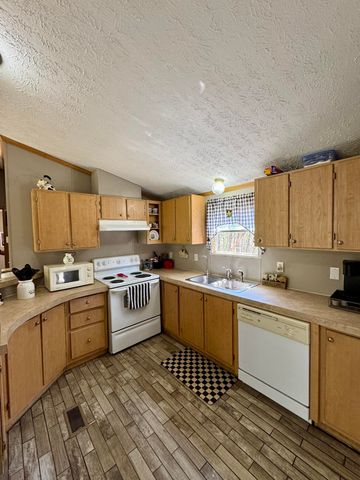 204 County Road 906, Etowah, TN 37331