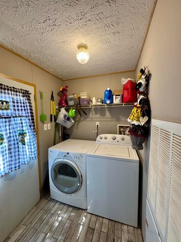 204 County Road 906, Etowah, TN 37331