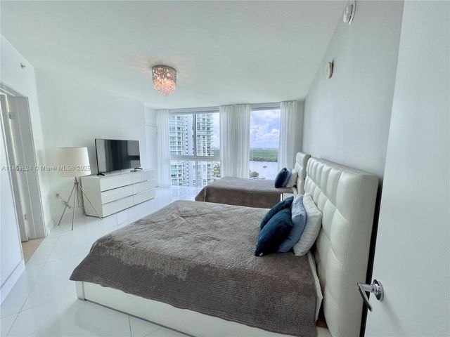 200 Sunny Isles Blvd 2-PH2, Sunny Isles Beach, FL 33160