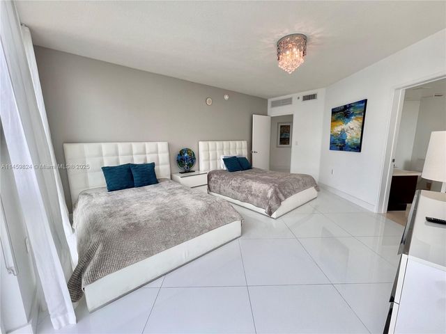 200 Sunny Isles Blvd 2-PH2, Sunny Isles Beach, FL 33160