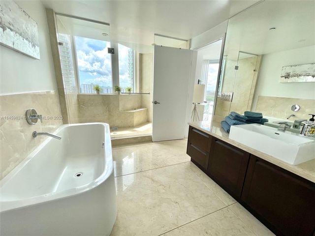 200 Sunny Isles Blvd 2-PH2, Sunny Isles Beach, FL 33160