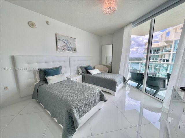 200 Sunny Isles Blvd 2-PH2, Sunny Isles Beach, FL 33160