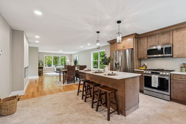 9 Trues Pkwy, Sandown, NH 03873