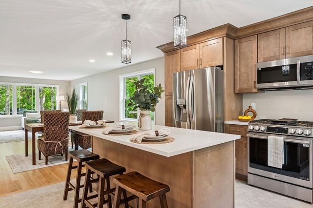 9 Trues Pkwy, Sandown, NH 03873