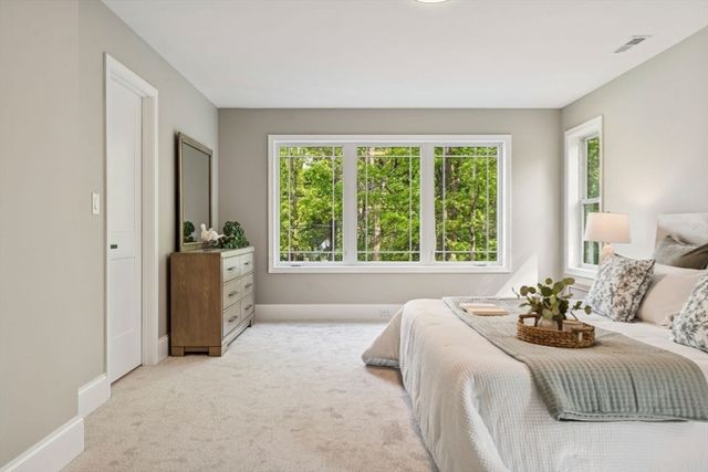 9 Trues Pkwy, Sandown, NH 03873