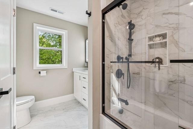 9 Trues Pkwy, Sandown, NH 03873