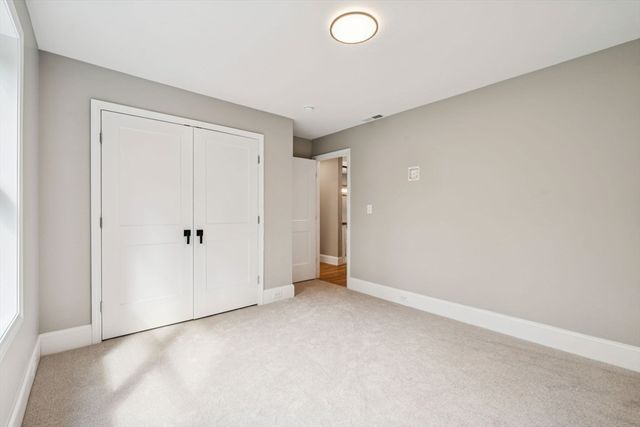 9 Trues Pkwy, Sandown, NH 03873