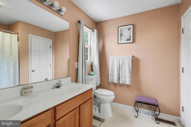 16881 ROOSEVELT LN, Shrewsbury, PA 17361