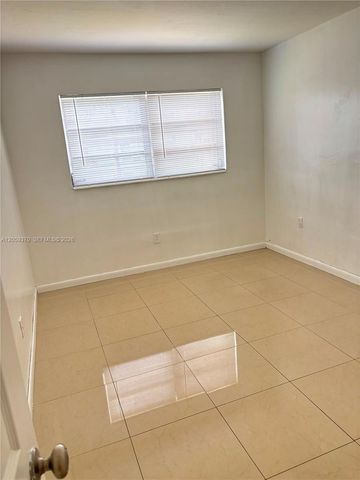 7410 SW 82nd St K203, Miami, FL 33143