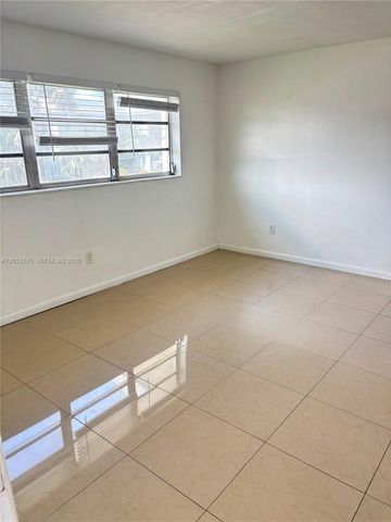 7410 SW 82nd St K203, Miami, FL 33143