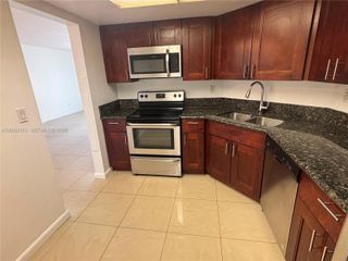 7410 SW 82nd St K203, Miami, FL 33143