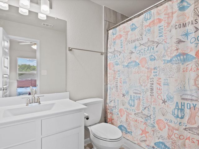 262 Peninsula Point Drive, Montgomery, TX 77356