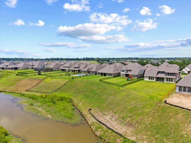 262 Peninsula Point Drive, Montgomery, TX 77356