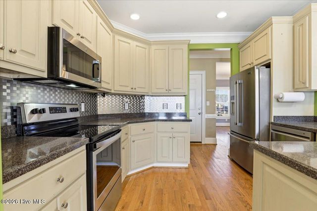 106 Glasgow Lane, La Grange, NC 28551