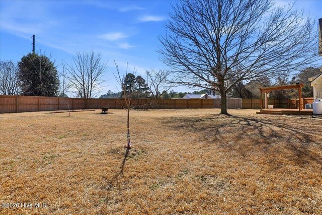 106 Glasgow Lane, La Grange, NC 28551