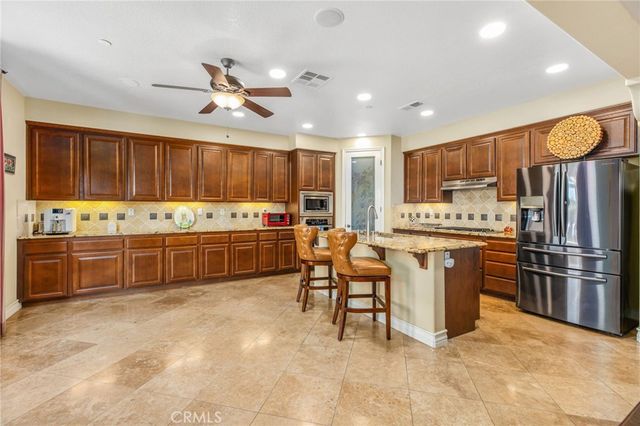 218 Clayton Parkinson Court, Fallbrook, CA 92028