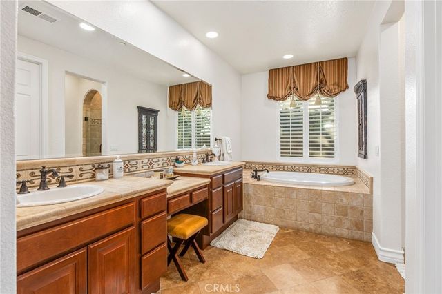 218 Clayton Parkinson Court, Fallbrook, CA 92028