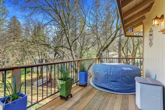 19308 Explorer Ct, Penn Valley, CA 95946