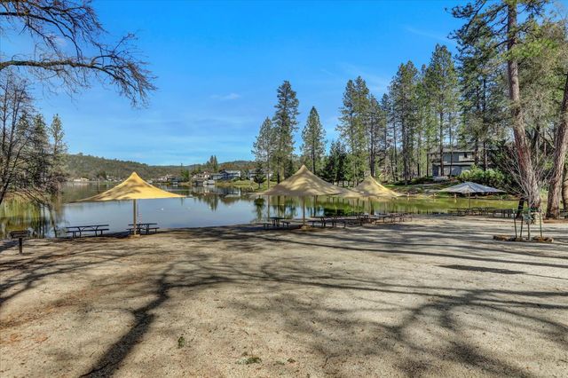 19308 Explorer Ct, Penn Valley, CA 95946