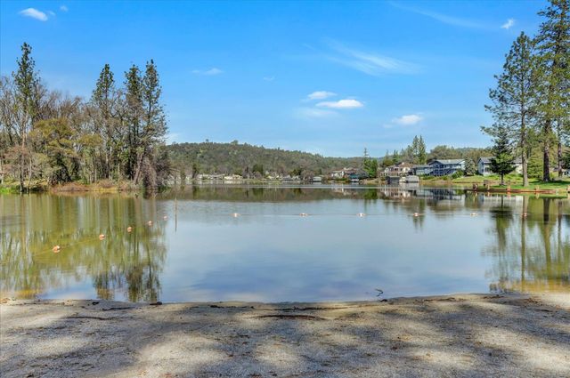 19308 Explorer Ct, Penn Valley, CA 95946