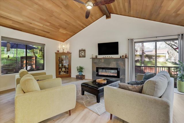 19308 Explorer Ct, Penn Valley, CA 95946