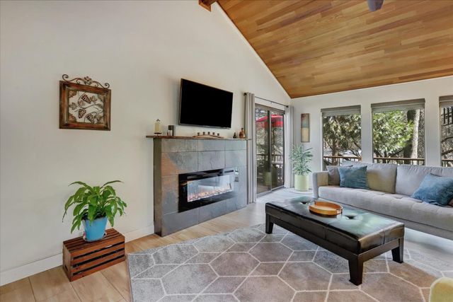 19308 Explorer Ct, Penn Valley, CA 95946