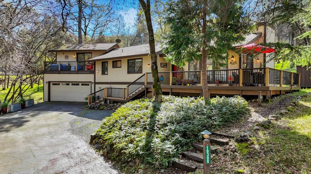19308 Explorer Ct, Penn Valley, CA 95946