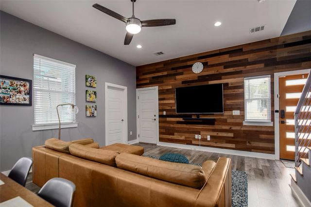 7607 Providence Ave A, Austin, TX 78752
