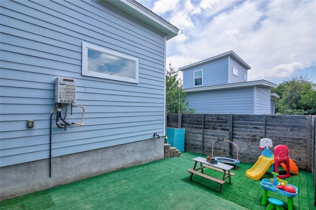 7607 Providence Ave A, Austin, TX 78752