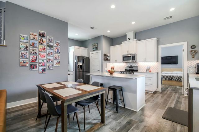 7607 Providence Ave A, Austin, TX 78752