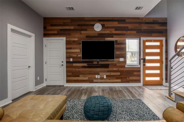 7607 Providence Ave A, Austin, TX 78752