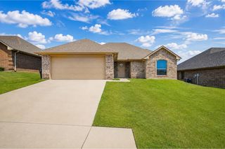 1245 Newcastle Drive, Weatherford, TX 76086