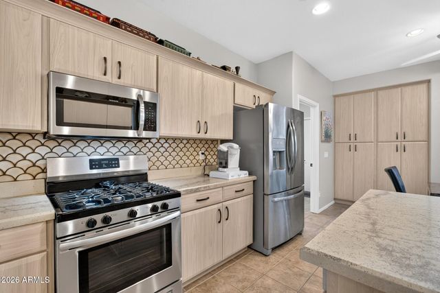 12376 W RUNNING DEER Trail, Peoria, AZ 85383