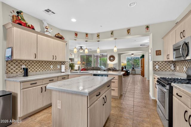 12376 W RUNNING DEER Trail, Peoria, AZ 85383
