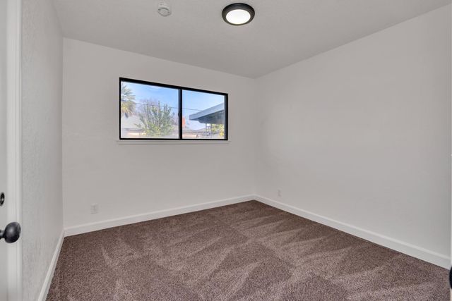 4891 E Rialto Avenue, Fresno, CA 93726