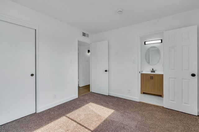 4891 E Rialto Avenue, Fresno, CA 93726