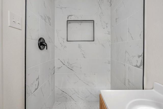 4891 E Rialto Avenue, Fresno, CA 93726