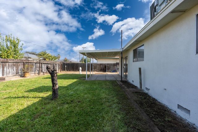 4891 E Rialto Avenue, Fresno, CA 93726