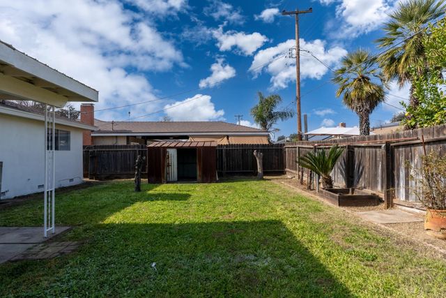 4891 E Rialto Avenue, Fresno, CA 93726