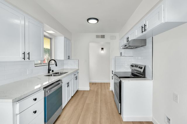 4891 E Rialto Avenue, Fresno, CA 93726