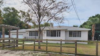 913 E GENESEE STREET, Tampa, FL 33603