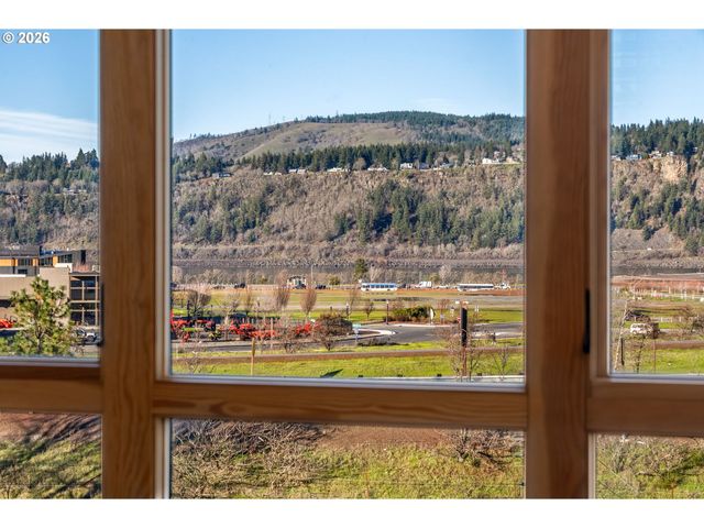 314 COLUMBIA St, Hood River, OR 97031