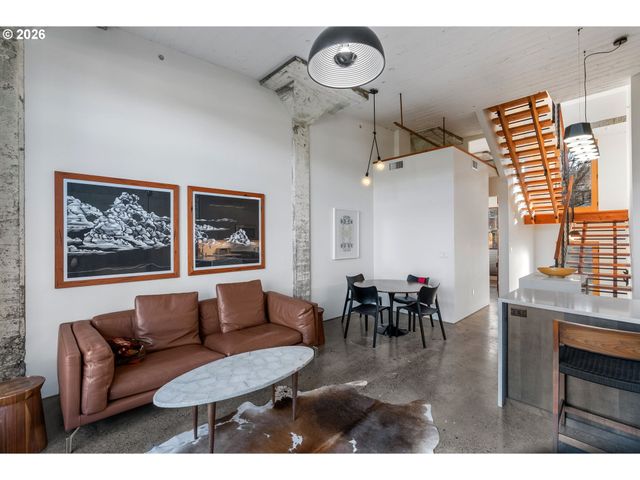 314 COLUMBIA St, Hood River, OR 97031