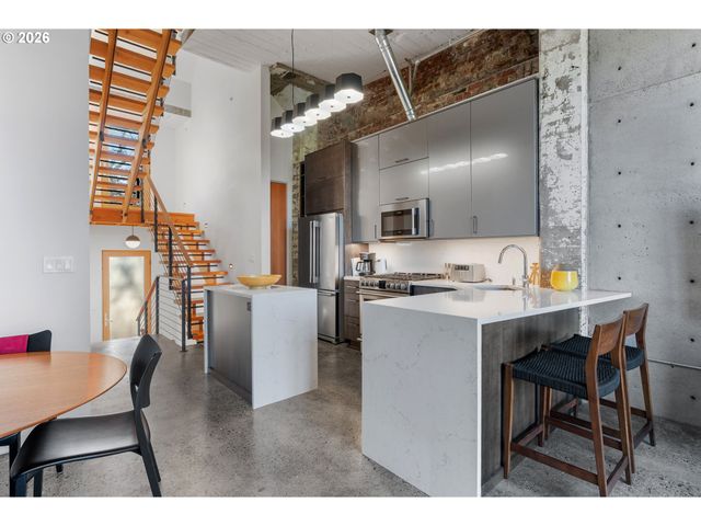 314 COLUMBIA St, Hood River, OR 97031